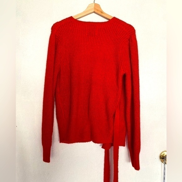 NWT URBAN OUTFITTERS WRAP AROUND RED SWEATER SIZE SMALL - Picture 4 of 4